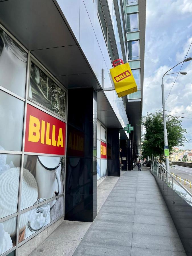 1 St May Plaza De Luxe Pressburg Exterior foto